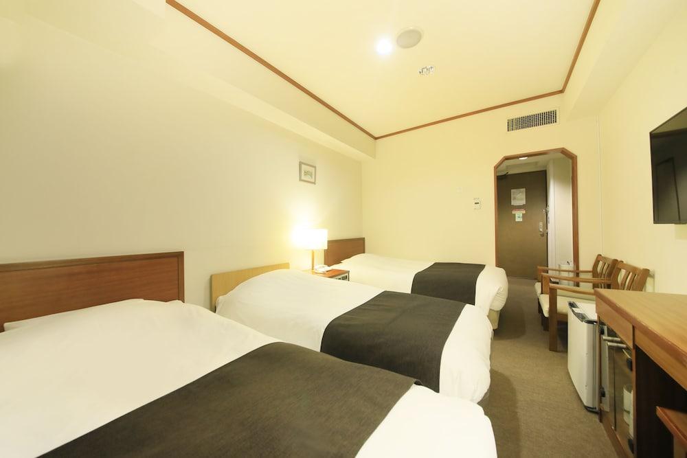 Maple Makuhari Hotel 2*